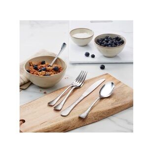 Hampton Forge Rochdale Hammered 20-Piece Flatware Silver Colour TMF129A020